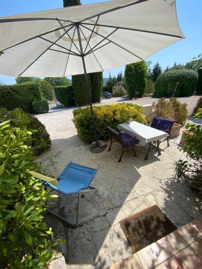 Appartement Les Arcades à Fayence Extérieur photo